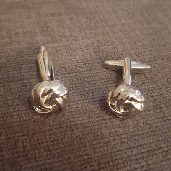 Silver Coloured Knot Cuff Links - Picture 4 of 5